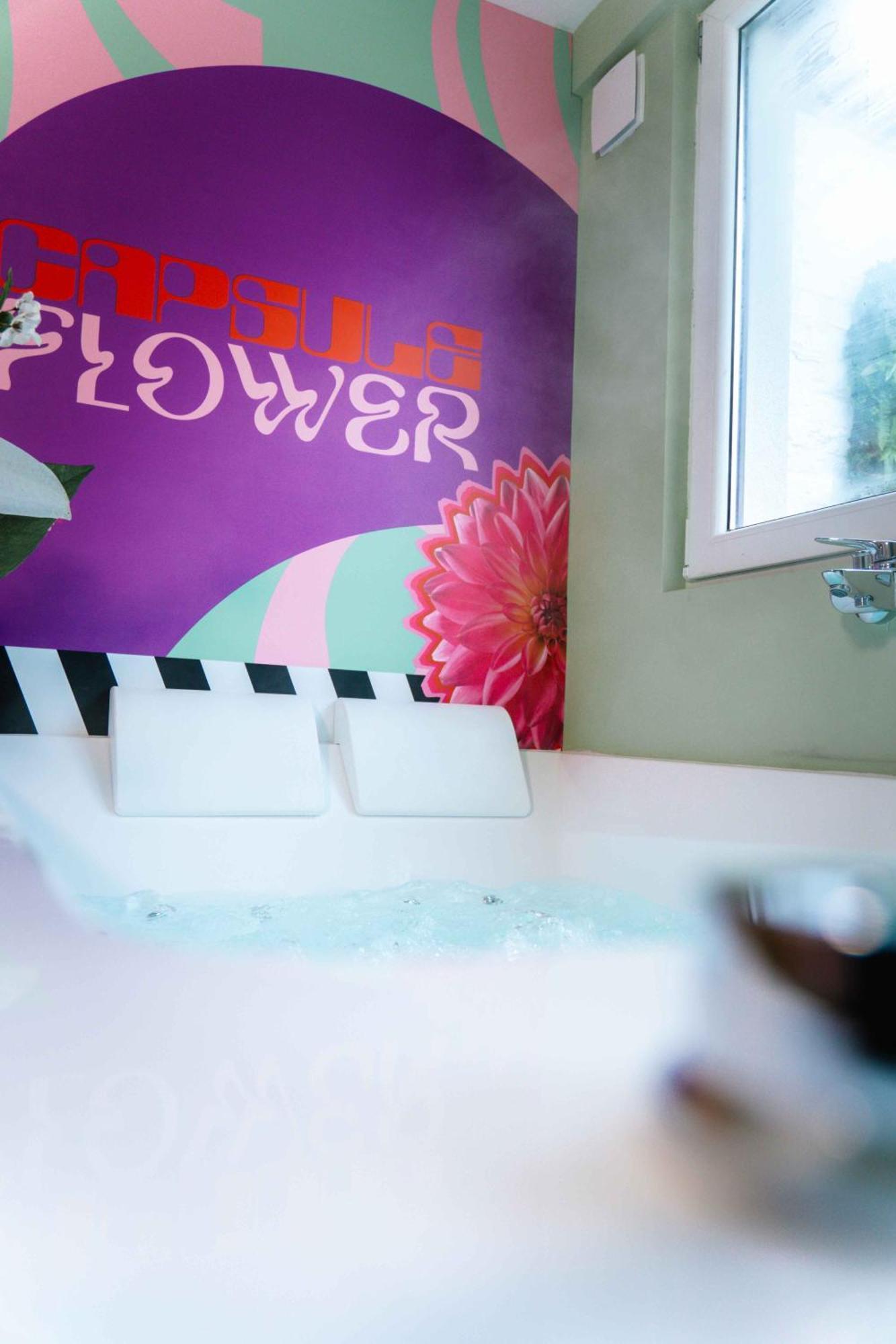 Capsule Flower - Balneo - Cinema - Billard - Nintendo Switch - Mons Centre Zewnętrze zdjęcie